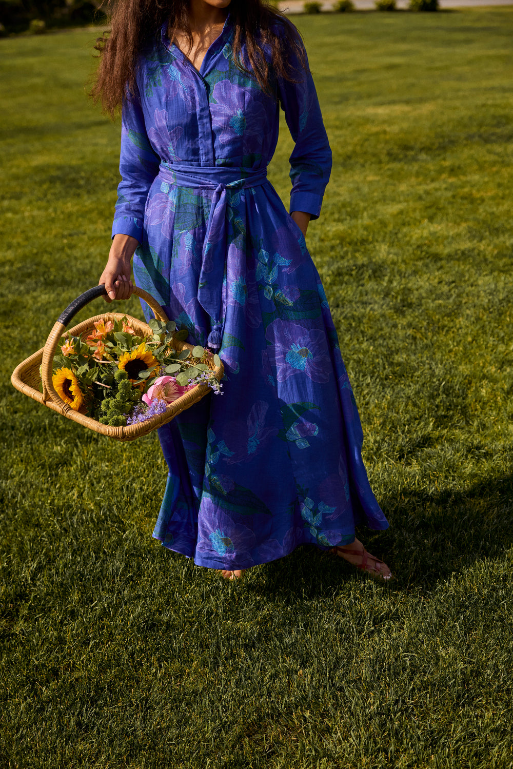 Kit Shirtdress in Helin Royal, close-up of the skirt with a flower basket